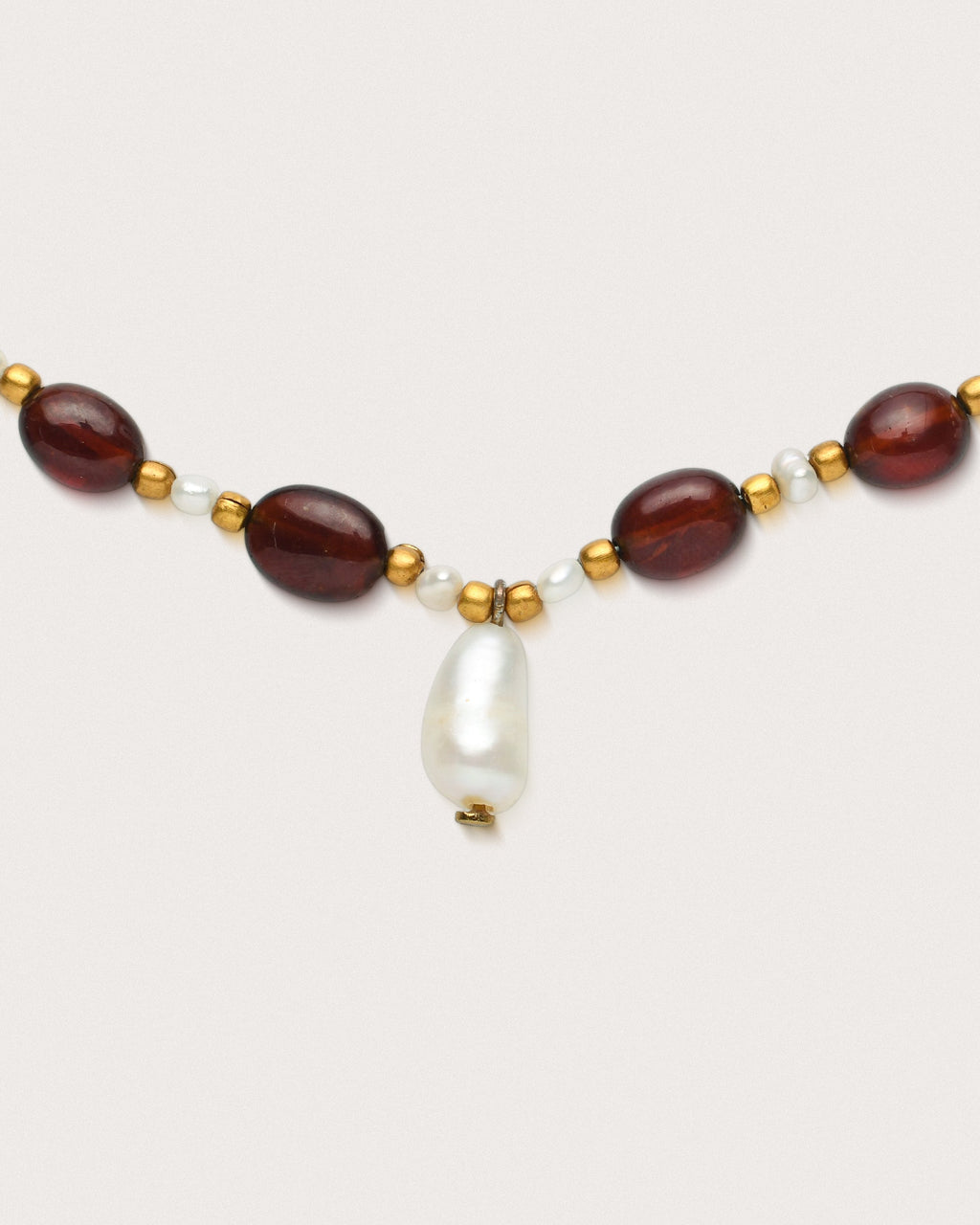 Suri Pendant | Garnet & Pearl