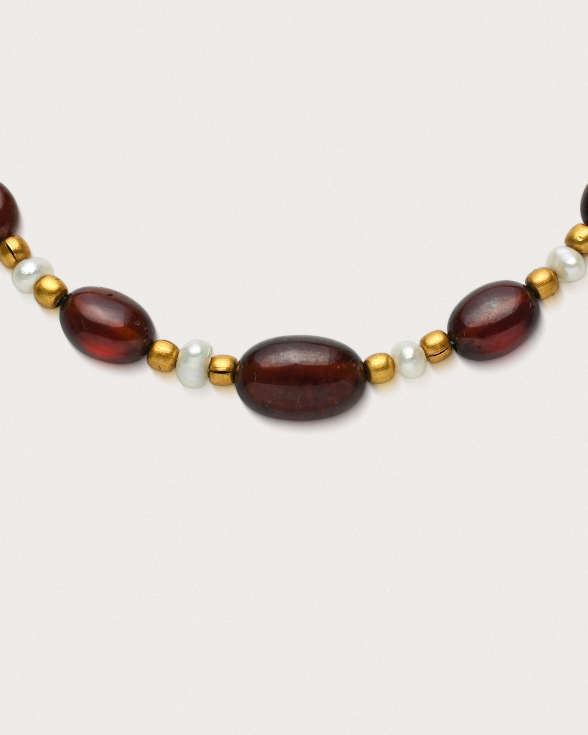 Suri Bracelet | Garnet & Pearl