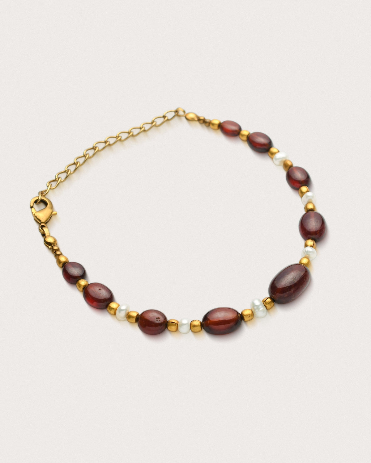 Suri Bracelet | Garnet & Pearl