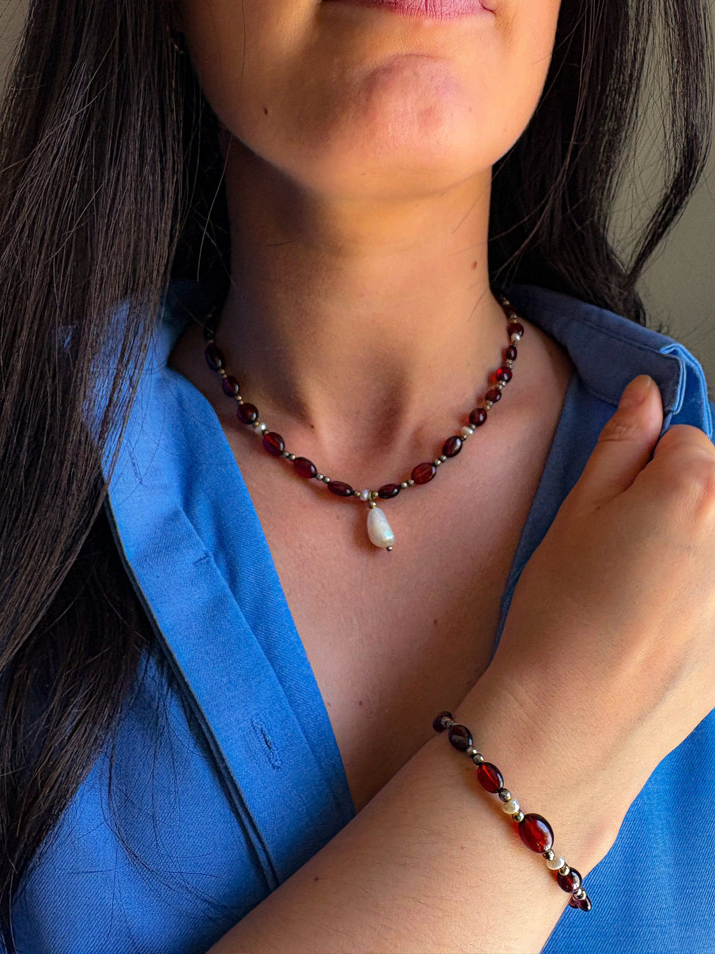 Suri Bracelet | Garnet & Pearl